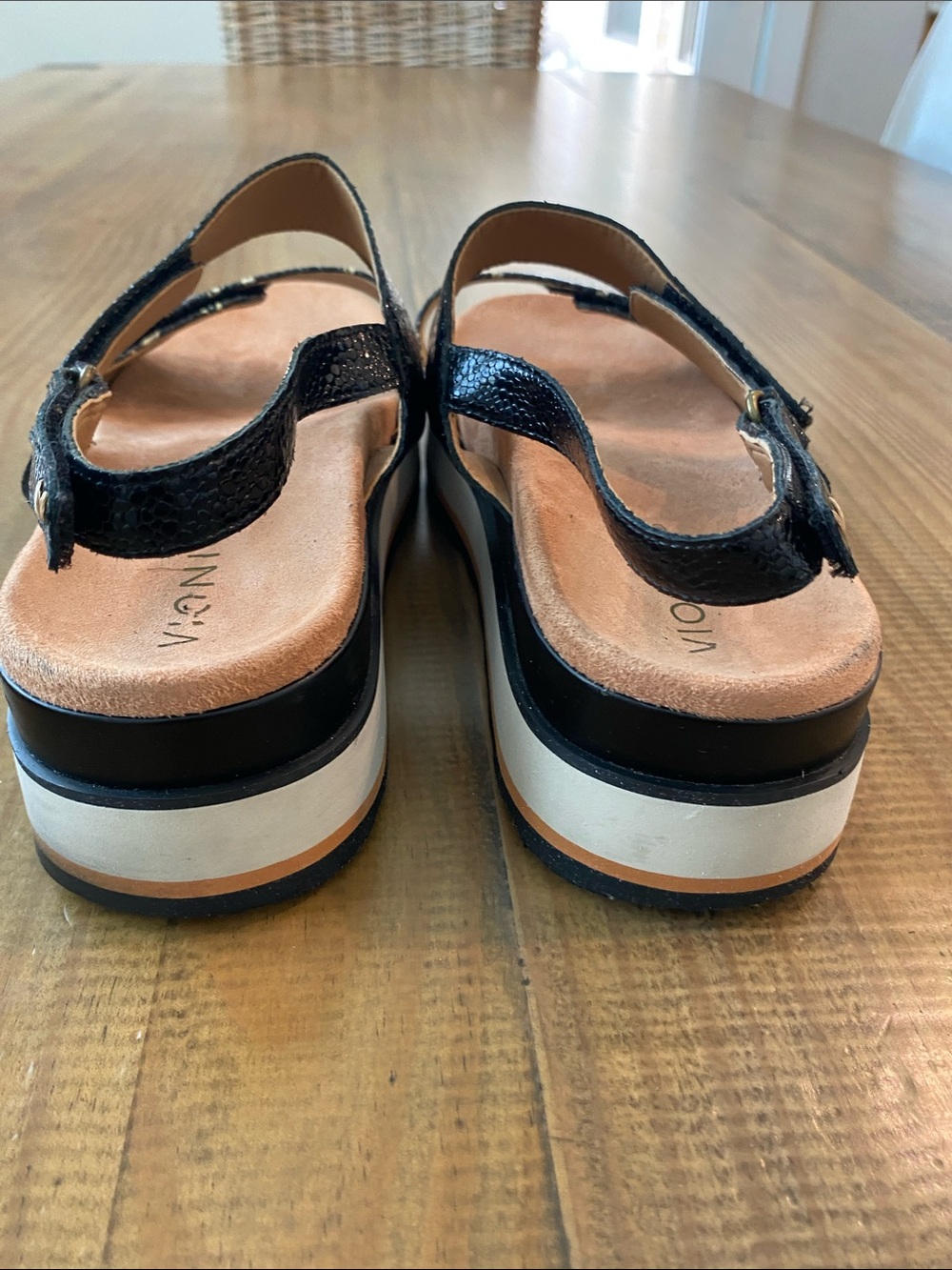 VIONIC Brielle Black & Tan Platform Sandal Size 9 - Picture 3 of 8